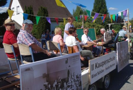 Burg-Kauper Festwagen