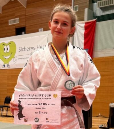 Medaille für Sophie Jäger vom KSC ASAHI