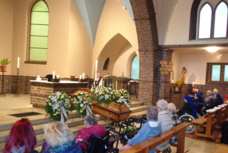 Viele Menschen kamen um Abschied zu nehmen von Schwester Virginia.