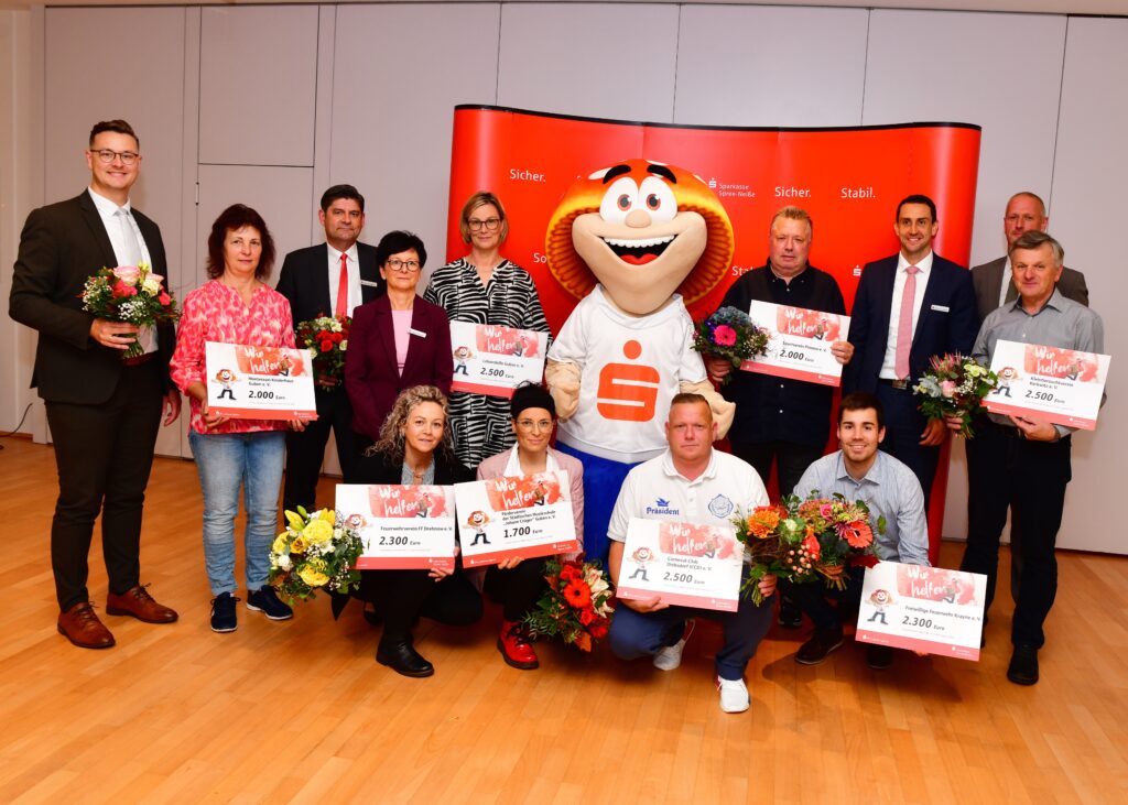 Sparkasse Spree-Neiße übergibt Zweckertragsausschüttungen