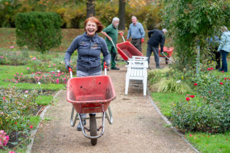 Parkseminar - Großes freiwilliges Engagement im Rosengarten Forst