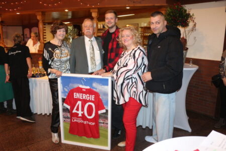 Natürlich fehlte auch der FC Energie Cottbus nicht im Kreise der Gratulanten