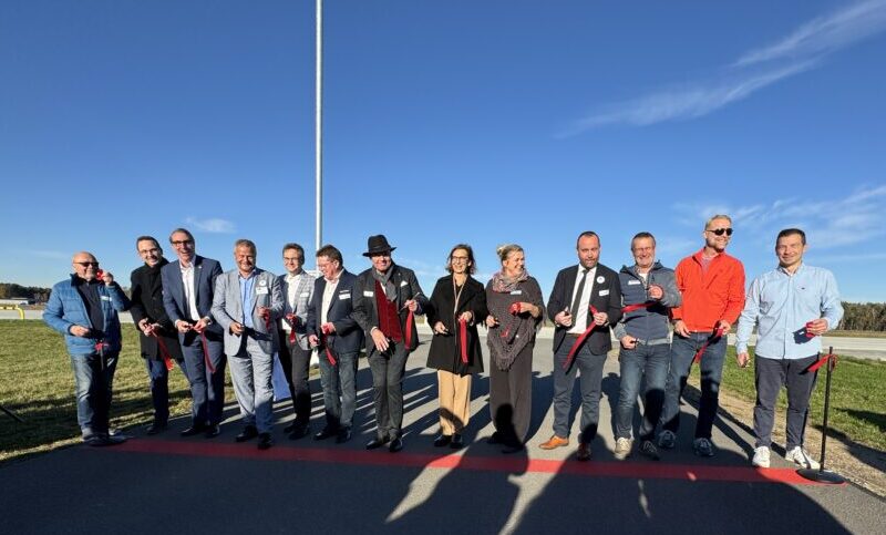 Verkehrslandeplatz Cottbus-Neuhausen feierlich in Betrieb genommen