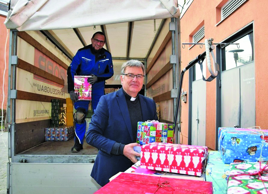 Guben: Über 500 Pakete gehen auf die Reise