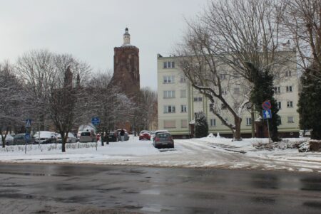 Zum Bild aus Guben ergänzt unser Leser Arno Schulz: „Ich habe erst heute den aktuellen Standort des Ratebildes der einstigen Königsstraße / Ecke Lange Straße fotografiert.“