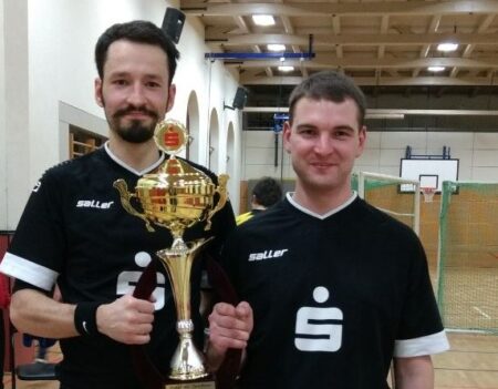 Packendes Radball Neujahrsturnier in Cottbus: Sieger Vincent Noack und Mathias Lucas.