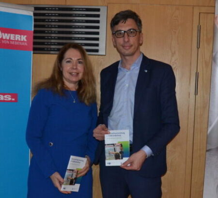 Sylke Radke und André Fritsche präsentierten den neuen Zahlenspiegel der Wirtschaftsregion Südbrandenburg