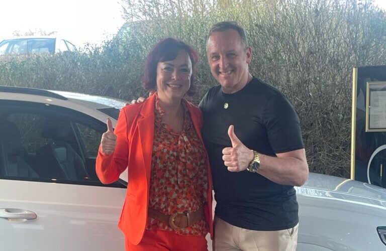 Glücksbotin Mandy Sprejz spricht über das Glück mit Moderator, Sprecher und Coach Markus Fucik