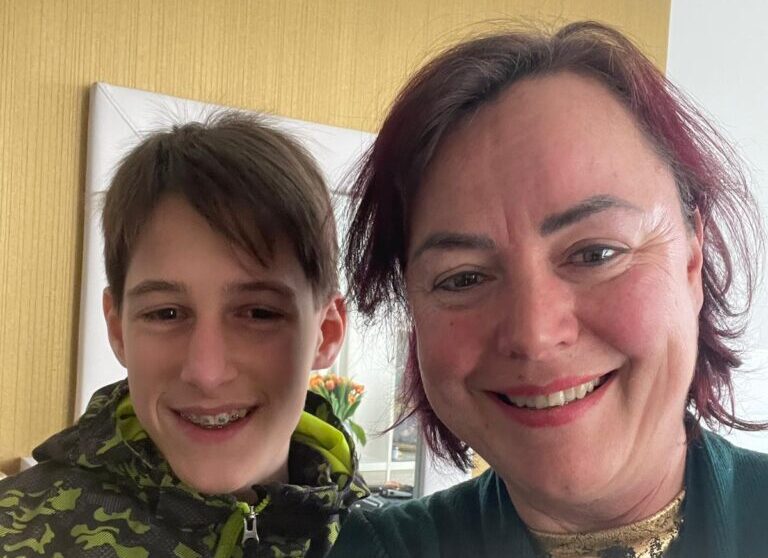 Glücksbotin Mandy Sprejz spricht über das Glück mit Marcel Martin Boche aus Neupetershain