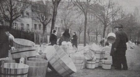 Ein früheres „Damals“-Bild zeigte den Böttchermarkt. Hinten die später abgerissenen Häuser. Fotos: Sammlung Klingmüller