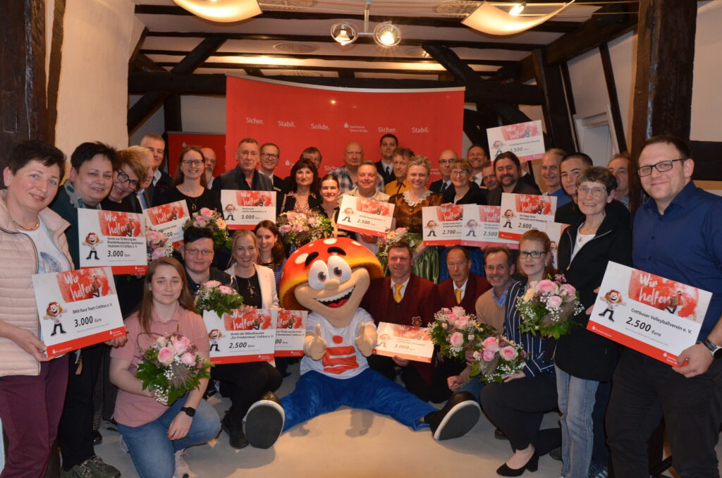 Sparkasse Spree-Neiße unterstützt 17 Vereine