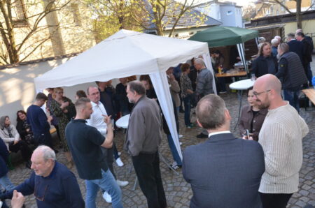 Der Ströbitzer Bürgerverein lud zum Frühjahrsempfang ein: Mitglieder, Sponsoren, Unterstützer,  Freunde und Gäste kamen zu einem interessanten und gemütlichen Abend zusammen,  um sich auszutauschen. 