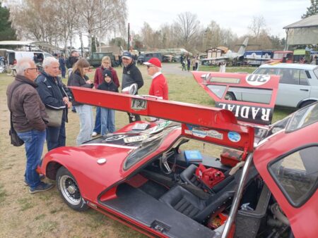 Cottbuser Flugplatzmuseum eröffnete ostdeutsche Teilemarkt-Saison