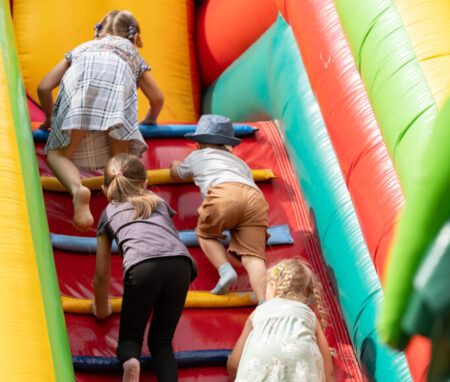 Ein vielfältiges Kinderprogramm unter dem Motto „Bewegte Stadt – Kinder in Aktion“ lässt keine Wünsche offen.
