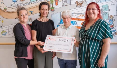 Cottbus: Apotheke am Klinikum übergibt Scheck