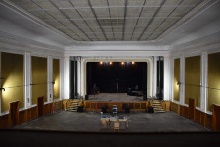Führung im ehemaligen Filmtheater Friedensgrenze 