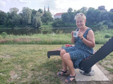 Erdbeer- und Kaffeepause am Oderufer im Städtchen Brieg.