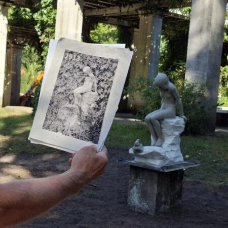 Die „Wassernixe“ kehrt an ihren historischen Platz im Ostdeutschen Rosengarten zurück.Foto: Diana Priel