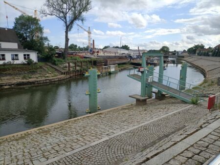 Endlich ein Oderhafen! Neusalz hat ihn seit 1563, als, ähnlich wie in Guben, aus Stettin Rohsalz zum Sieden ankam.