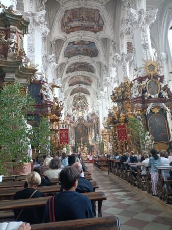 Offener Gottsdienst in der prunkvollen barocken Klosterkirche 