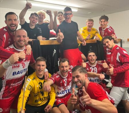 Die Lausitzer gewannen am Samstagabend beim Ludwigsfelder HC mit 37:25 (18:9) und behalten mit dem Sieg die Tabellenführung in der Regionalliga Ostsee-Spree.