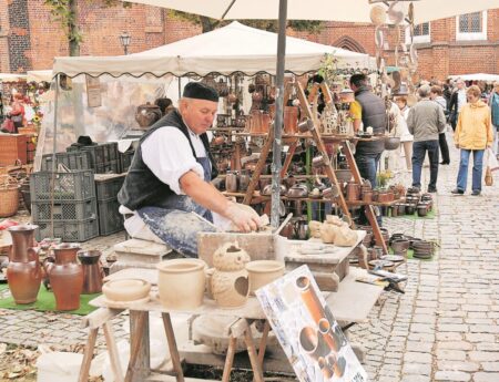 29. Cottbuser Töpfermarkt lädt zum Stöbern und Shoppen ein