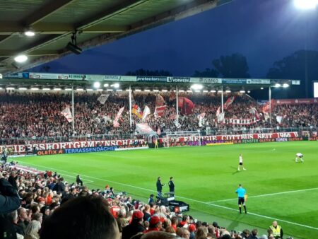 Das erste Flutlichtspiel in der 2. Liga nach über 12 Jahren stand gegen den 1. FC Nürnberg an.